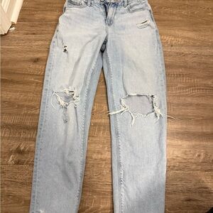 American Eagle Outfitters Light Blue Distressed Boyfriend Jeans